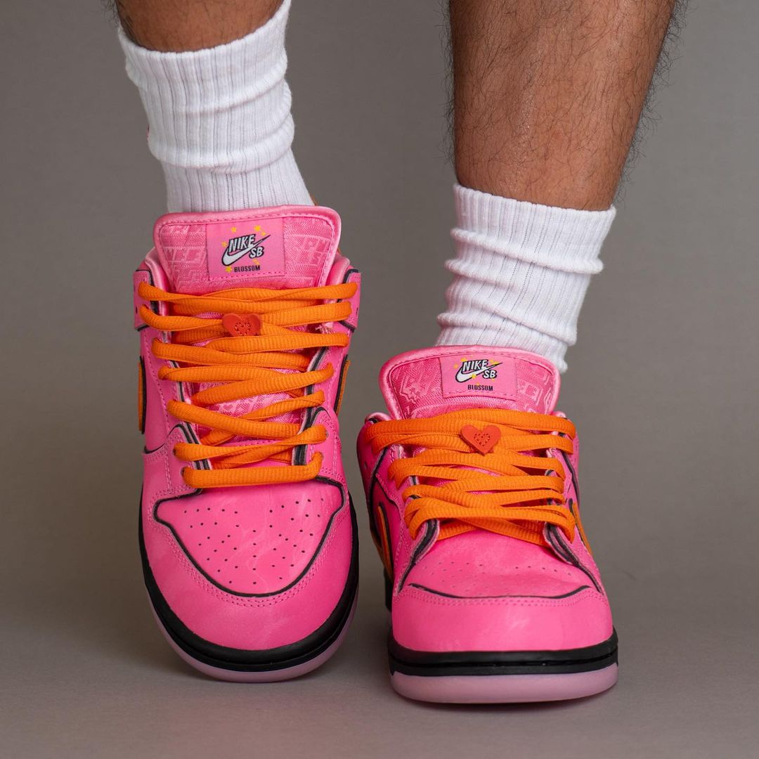 【国内 12/14、12/15 発売】The Powerpuff Girls x NIKE SB DUNK LOW (パワーパフガールズ ナイキ SB ダンク ロー) [FD2631-600/FZ8320-400/FZ8319-300]