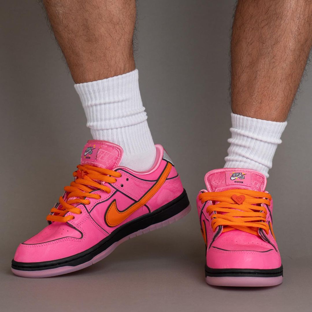 【国内 12/14、12/15 発売】The Powerpuff Girls x NIKE SB DUNK LOW (パワーパフガールズ ナイキ SB ダンク ロー) [FD2631-600/FZ8320-400/FZ8319-300]