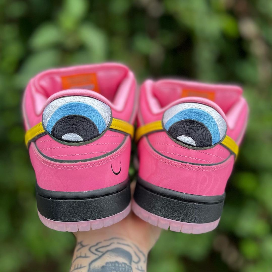 【国内 12/14、12/15 発売】The Powerpuff Girls x NIKE SB DUNK LOW (パワーパフガールズ ナイキ SB ダンク ロー) [FD2631-600/FZ8320-400/FZ8319-300]