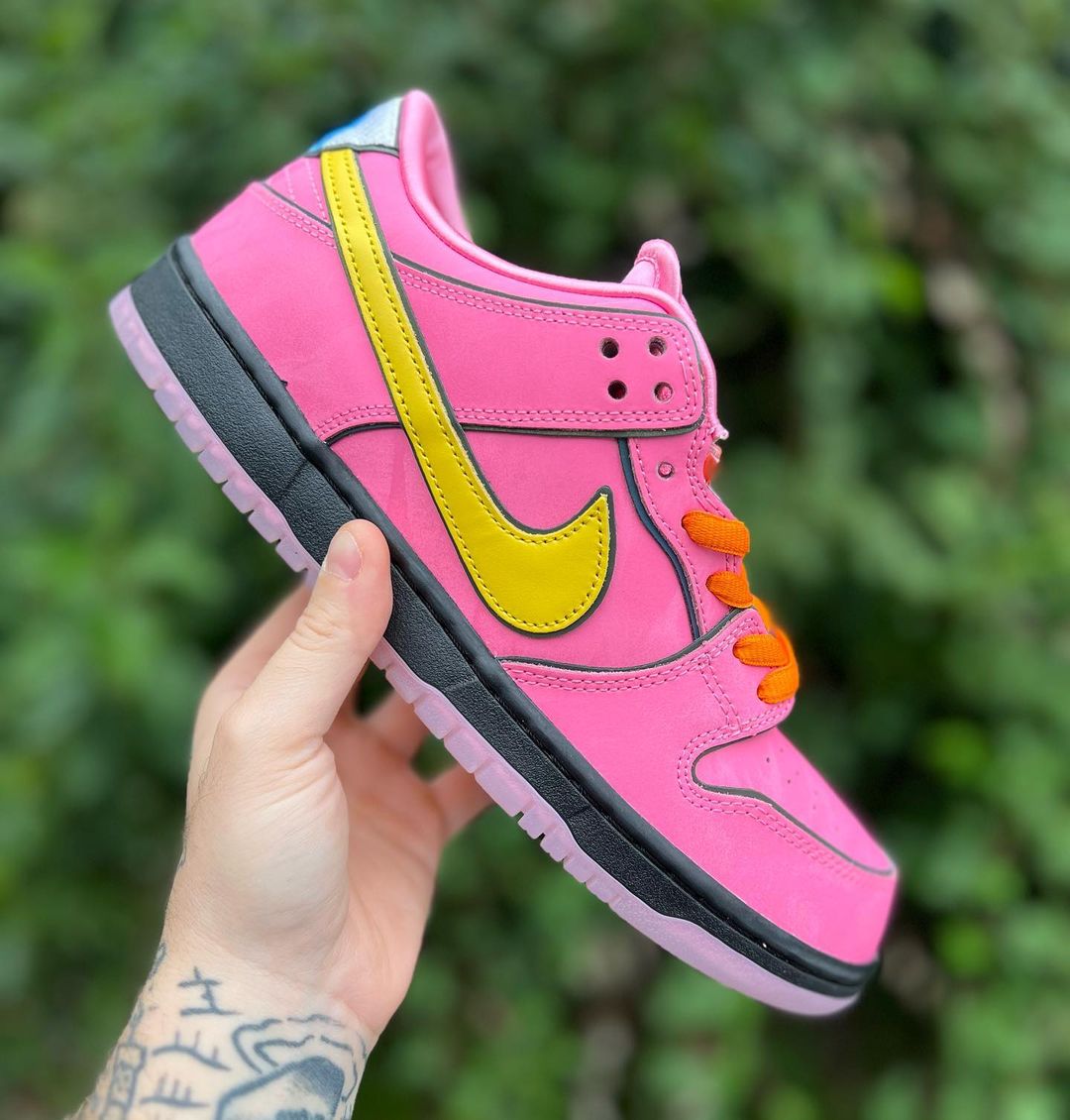 【国内 12/14、12/15 発売】The Powerpuff Girls x NIKE SB DUNK LOW (パワーパフガールズ ナイキ SB ダンク ロー) [FD2631-600/FZ8320-400/FZ8319-300]