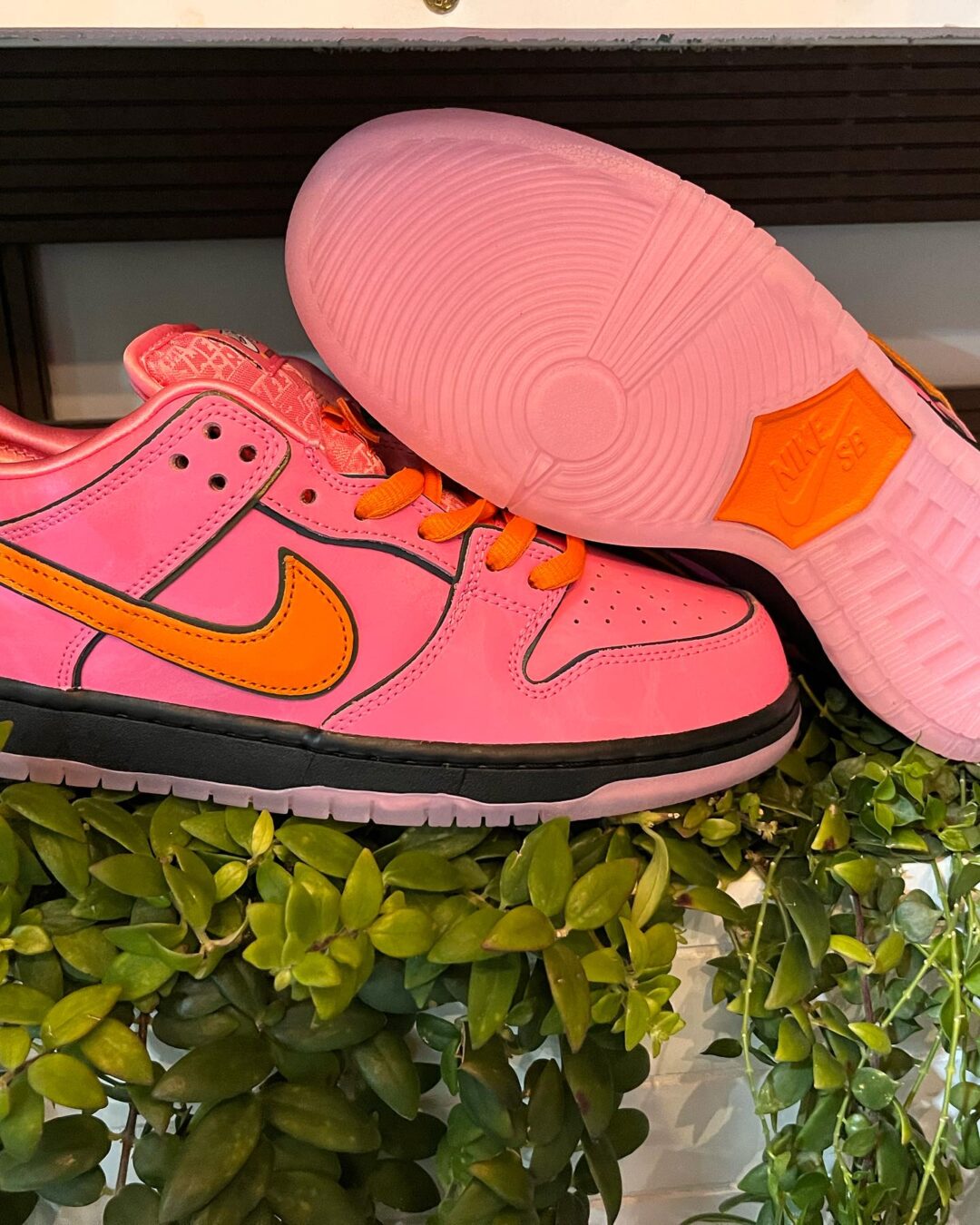 【国内 12/14、12/15 発売】The Powerpuff Girls x NIKE SB DUNK LOW (パワーパフガールズ ナイキ SB ダンク ロー) [FD2631-600/FZ8320-400/FZ8319-300]