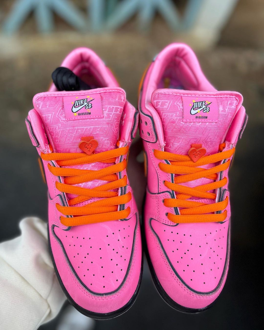 【国内 12/14、12/15 発売】The Powerpuff Girls x NIKE SB DUNK LOW (パワーパフガールズ ナイキ SB ダンク ロー) [FD2631-600/FZ8320-400/FZ8319-300]