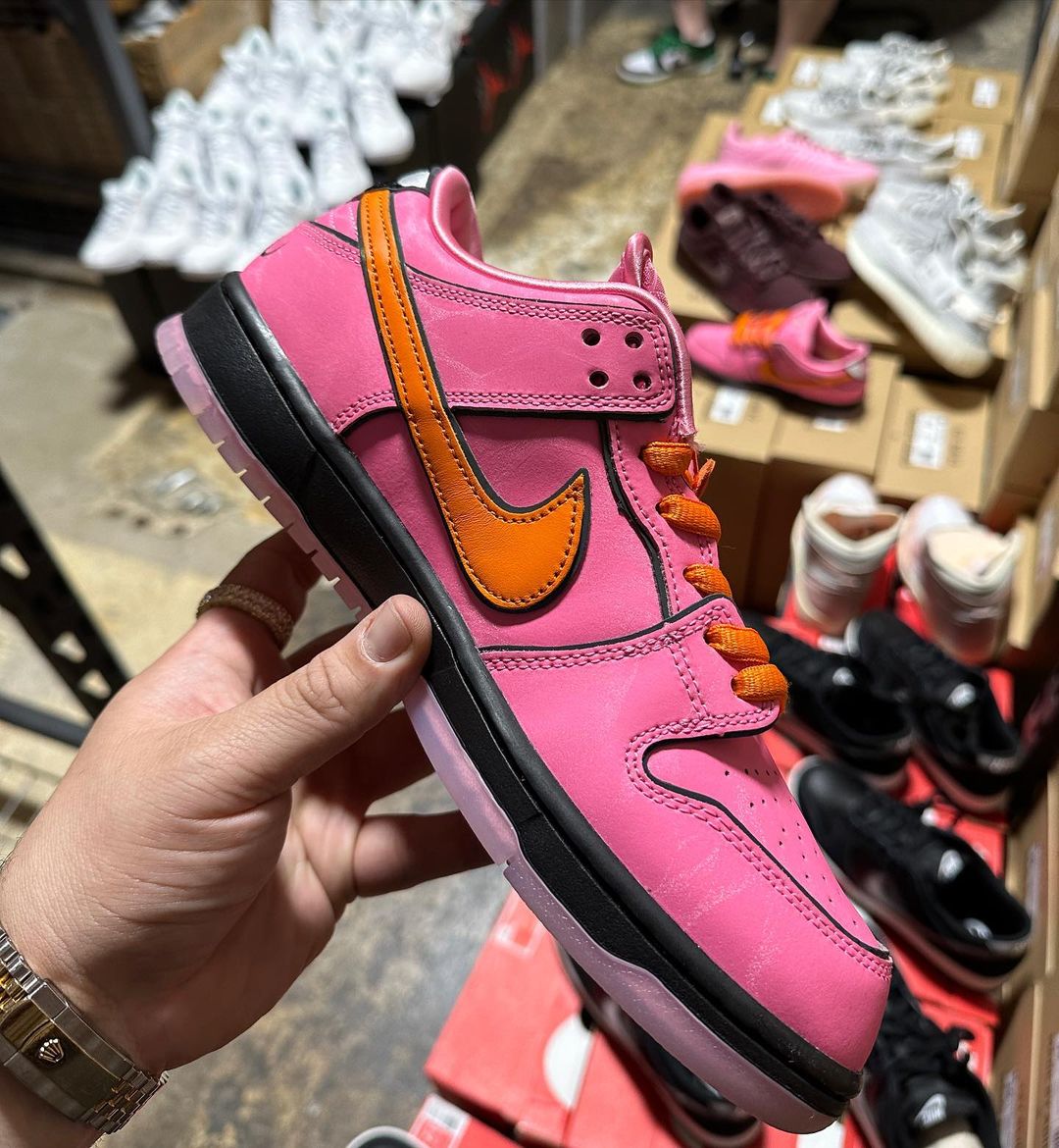 【国内 12/14、12/15 発売】The Powerpuff Girls x NIKE SB DUNK LOW (パワーパフガールズ ナイキ SB ダンク ロー) [FD2631-600/FZ8320-400/FZ8319-300]