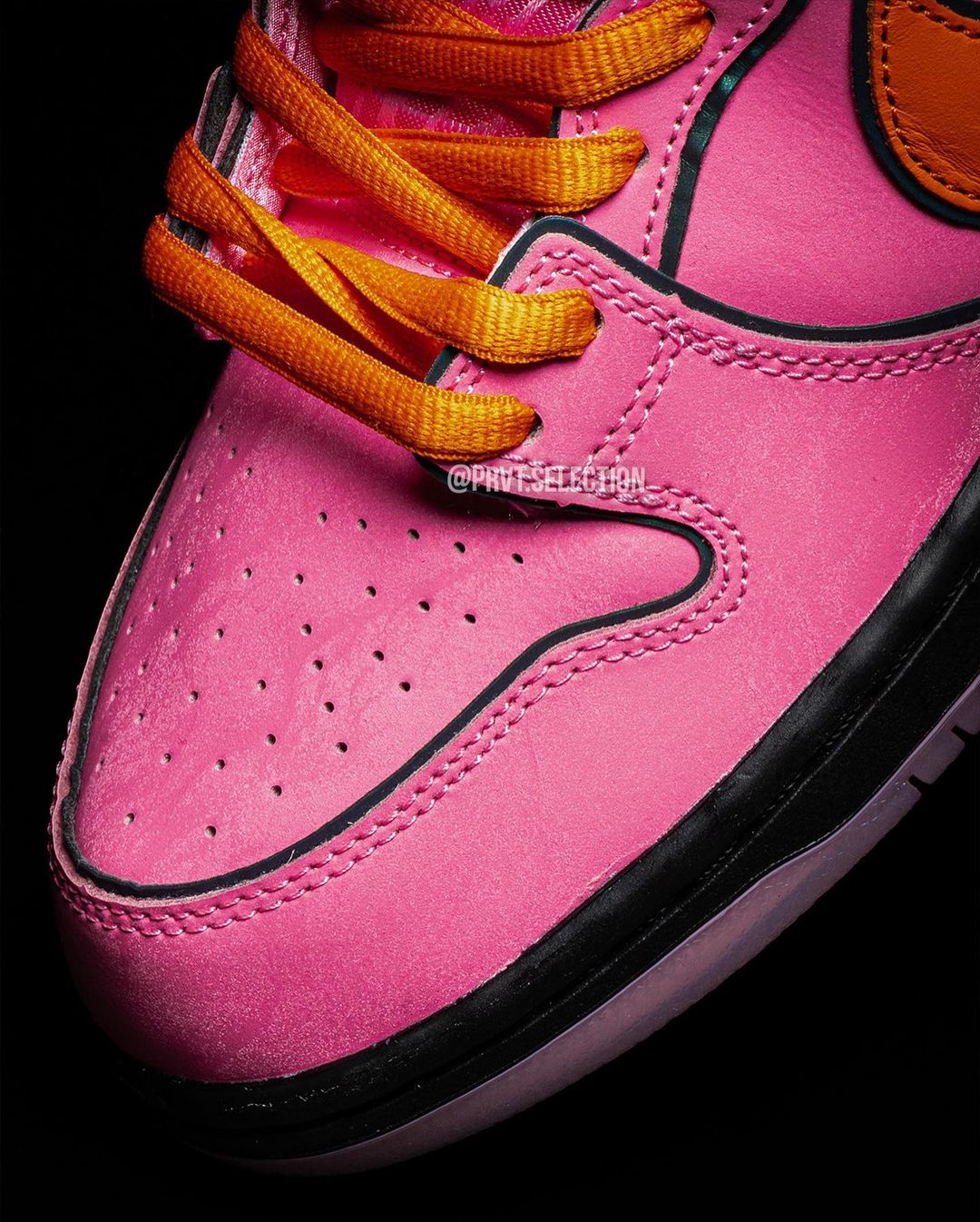 【国内 12/14、12/15 発売】The Powerpuff Girls x NIKE SB DUNK LOW (パワーパフガールズ ナイキ SB ダンク ロー) [FD2631-600/FZ8320-400/FZ8319-300]