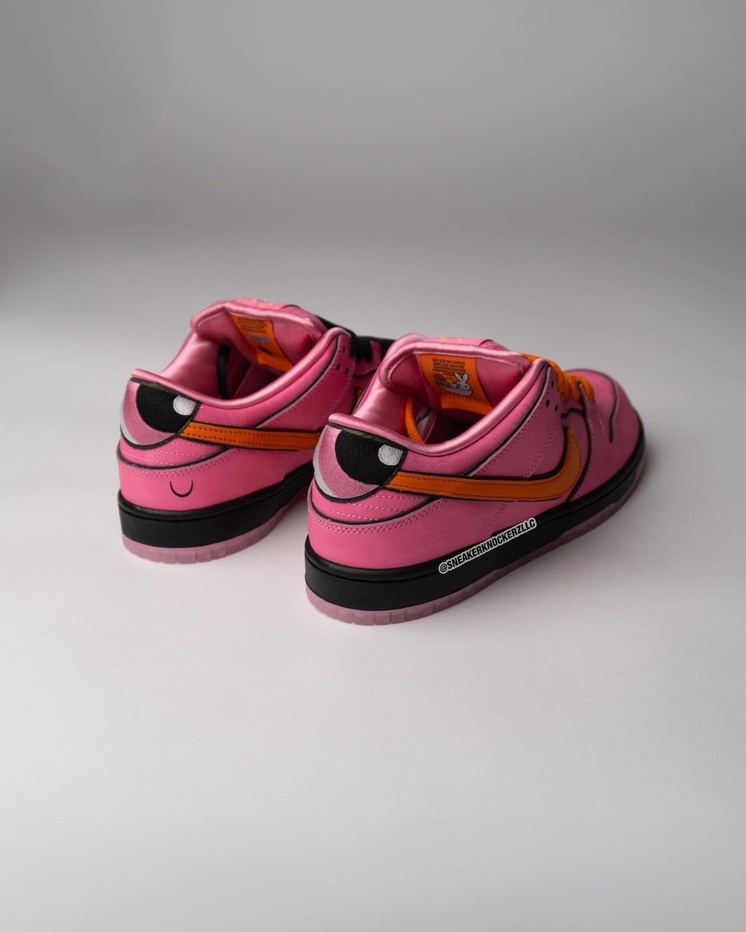 【国内 12/14、12/15 発売】The Powerpuff Girls x NIKE SB DUNK LOW (パワーパフガールズ ナイキ SB ダンク ロー) [FD2631-600/FZ8320-400/FZ8319-300]