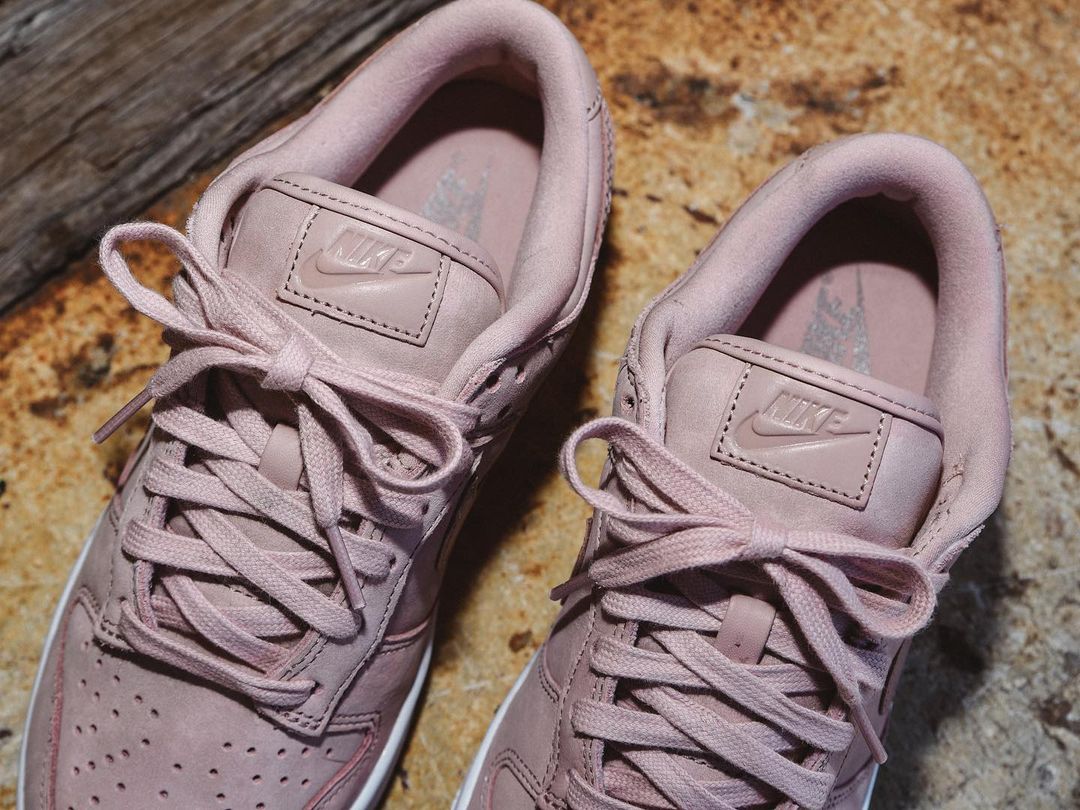 【国内 4/17 発売予定】ナイキ ウィメンズ ダンク ロー プレミアム MF “ピンクオックスフォード” (NIKE WMNS DUNK LOW PREMIUM MF “Pink Oxford”) [DV7415-600]