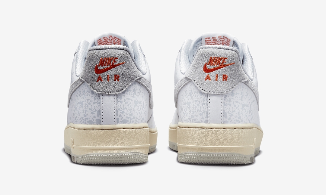 海外発売！ナイキ エア フォース 1 07 ロー “スプレープリント/ホワイト/ライトアイアンオール” (NIKE AIR FORCE 1 07 LOW “Spray Paint/White/Light Iron Ore”) [FD9758-100]