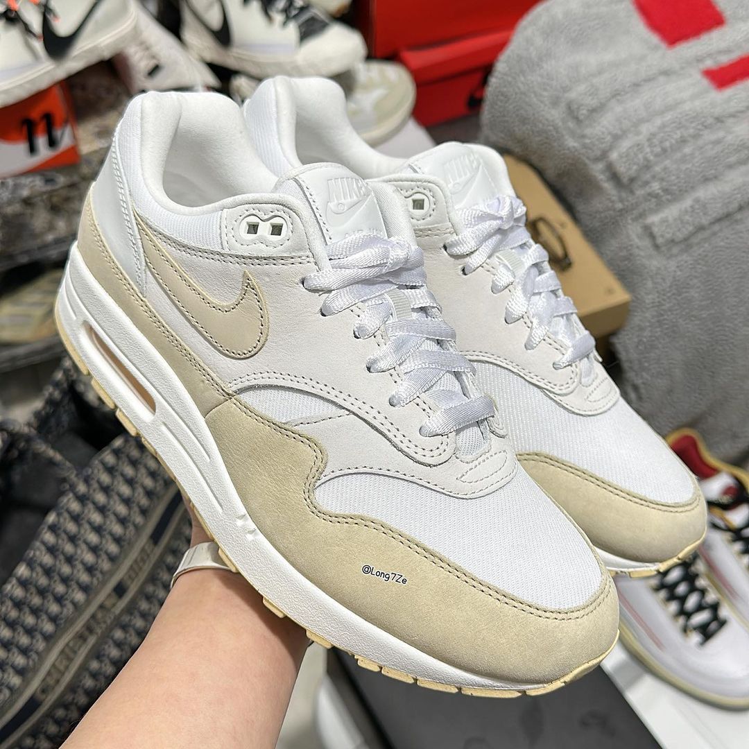 【国内 5/5 発売】ナイキ ウィメンズ エア マックス 1 プレミアム ESS “ペールアイボリー/サンドドリフト” (NIKE WMNS AIR MAX 1 PREMIUM ESS “Summit White/Sandrift”) [FB5060-100]