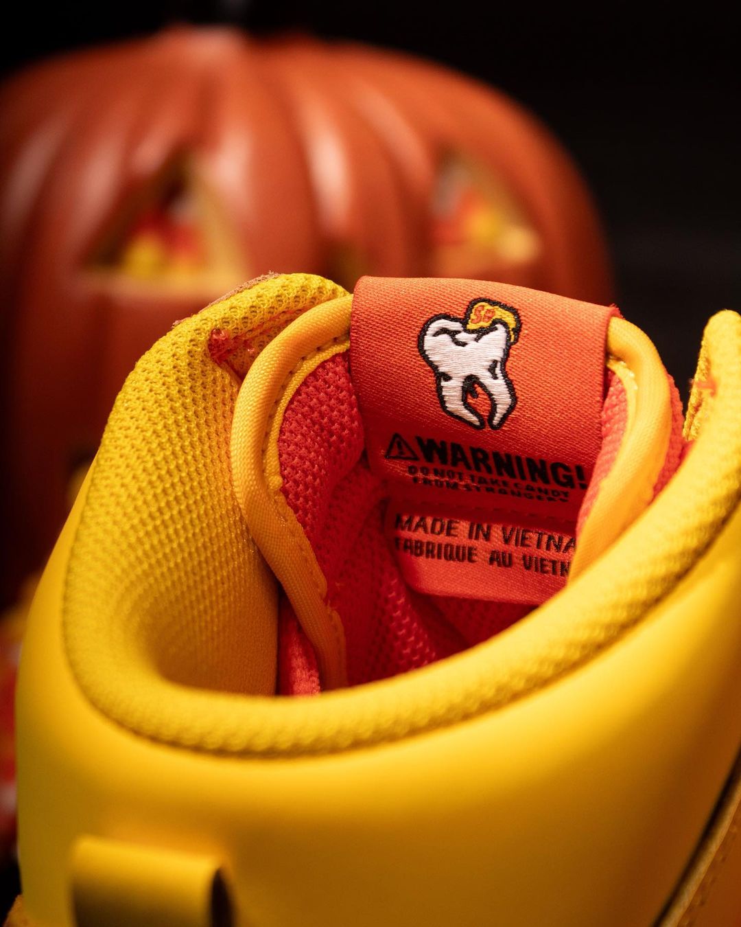 【国内 10/22 発売】ナイキ SB ダンク ハイ “ハロウィン 2023/スウィートトゥース” (NIKE SB DUNK HIGH “Halloween 2023/Sweet Tooth”) [FN5107-700]