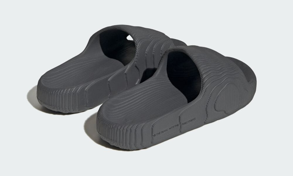 【国内 5/2 発売】アディダス オリジナルス アディレッタ 22 スライド サンダル “グレーファイブ” (adidas Originals ADILETTE 22 SLIDES “Grey Five”) [HP6522]