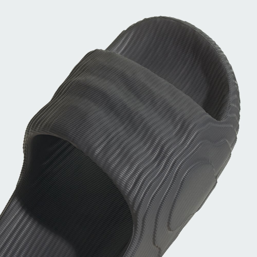 【国内 5/2 発売】アディダス オリジナルス アディレッタ 22 スライド サンダル “グレーファイブ” (adidas Originals ADILETTE 22 SLIDES “Grey Five”) [HP6522]