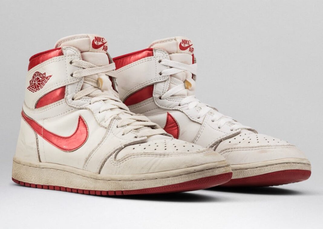 【2024年 6/22 発売】ナイキ エア ジョーダン 1 ハイ 85 “メタリックバーガンディ” (NIKE AIR JORDAN 1 HIGH 85 “Metallic Burgundy”) [BQ4422-161]