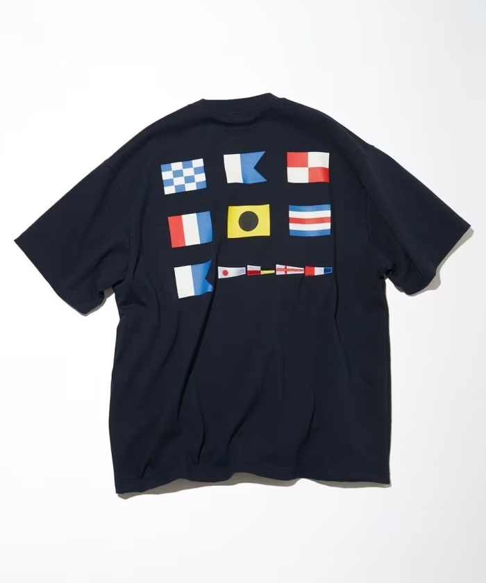 「NAUTICA/ノーティカ」から国際信号機で1983をプリントした”Signal Flags Pocket Tee”が発売！