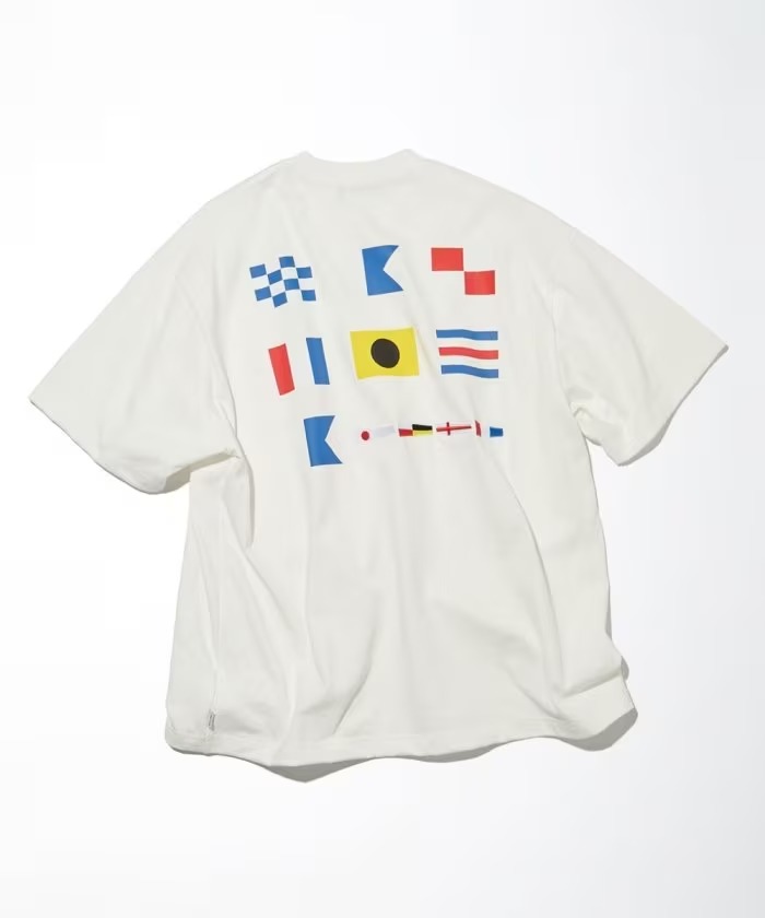 「NAUTICA/ノーティカ」から国際信号機で1983をプリントした”Signal Flags Pocket Tee”が発売！