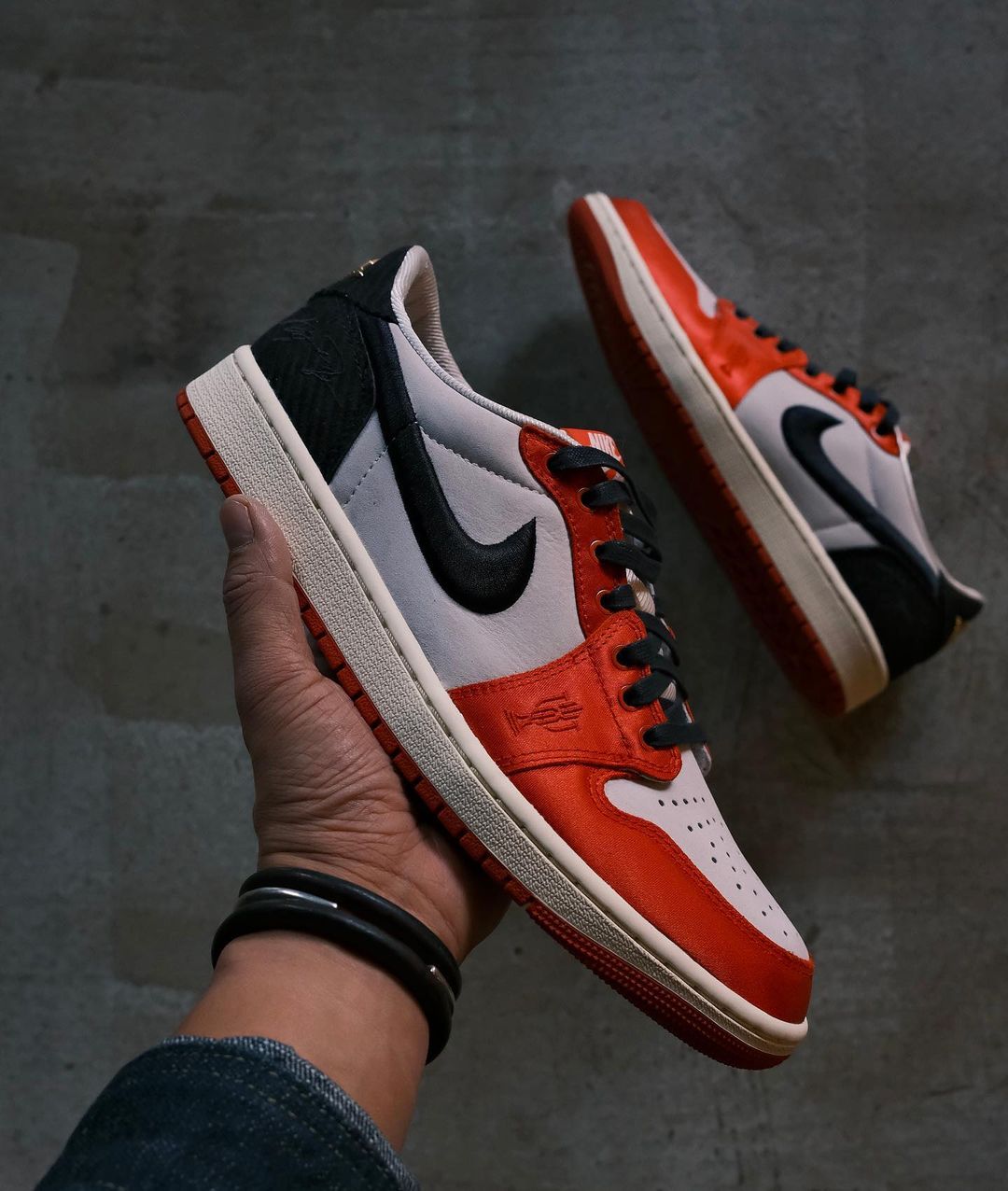 【国内 2024年 3/21 発売】Trophy Room × NIKE AIR JORDAN 1 LOW SP “Black/Sail” “Sail/Black/Vrsity Red” (トロフィールーム ナイキ エア ジョーダン 1 ロー SP “ブラック/セイル” “セイル/ブラック/バーシティレッド”) [FN0432-017/FN0432-100]