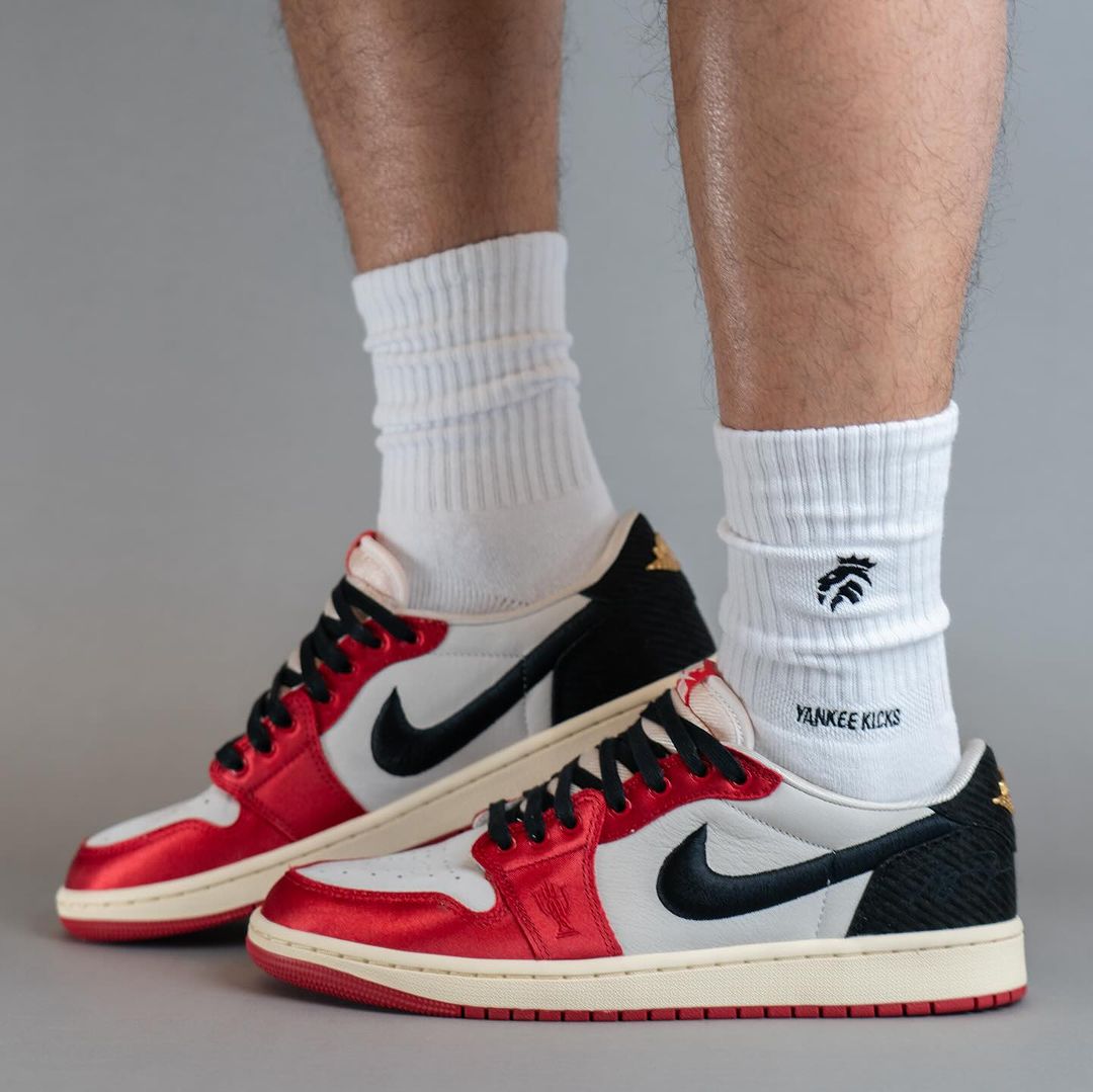 【国内 2024年 3/21 発売】Trophy Room × NIKE AIR JORDAN 1 LOW SP “Black/Sail” “Sail/Black/Vrsity Red” (トロフィールーム ナイキ エア ジョーダン 1 ロー SP “ブラック/セイル” “セイル/ブラック/バーシティレッド”) [FN0432-017/FN0432-100]