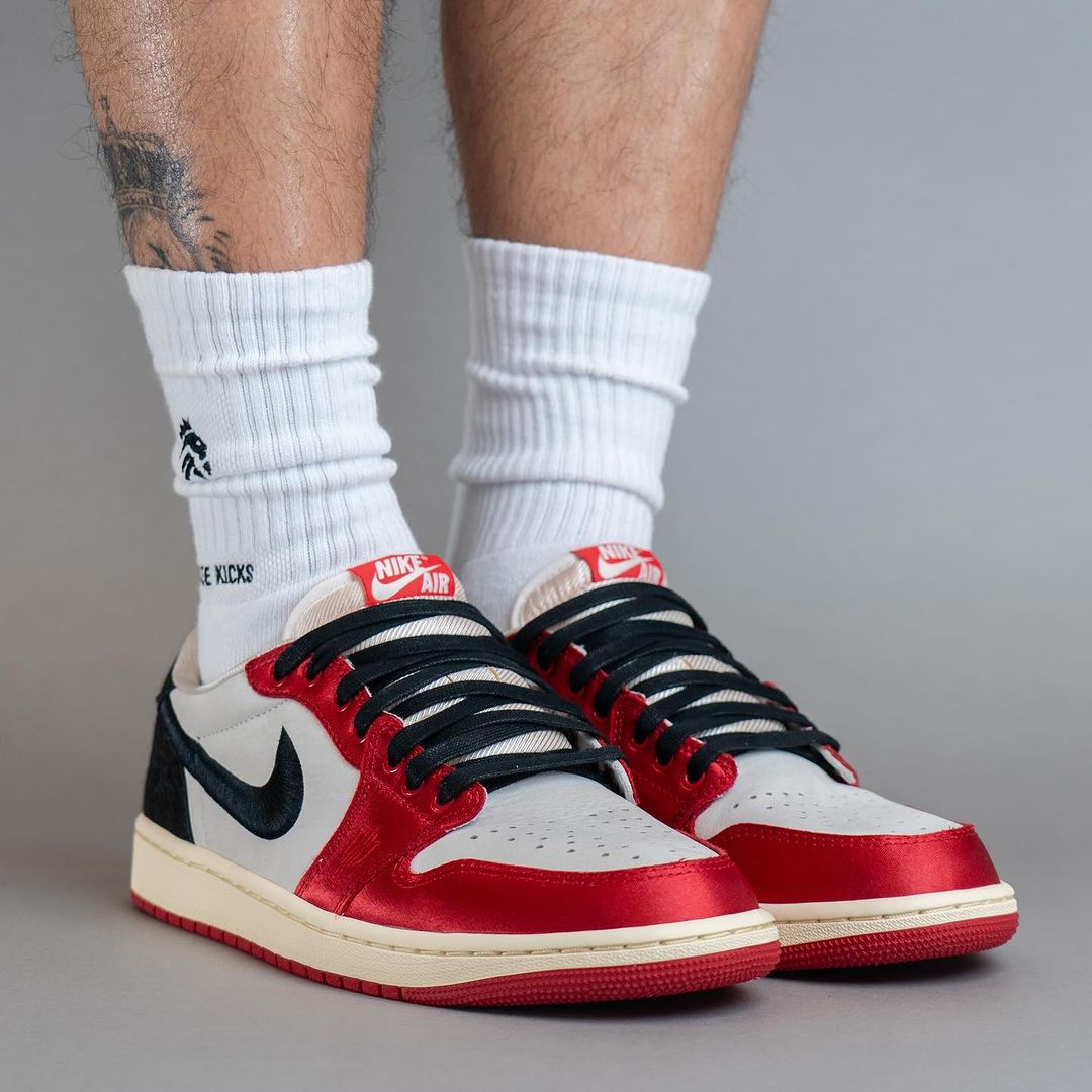 【国内 2024年 3/21 発売】Trophy Room × NIKE AIR JORDAN 1 LOW SP “Black/Sail” “Sail/Black/Vrsity Red” (トロフィールーム ナイキ エア ジョーダン 1 ロー SP “ブラック/セイル” “セイル/ブラック/バーシティレッド”) [FN0432-017/FN0432-100]