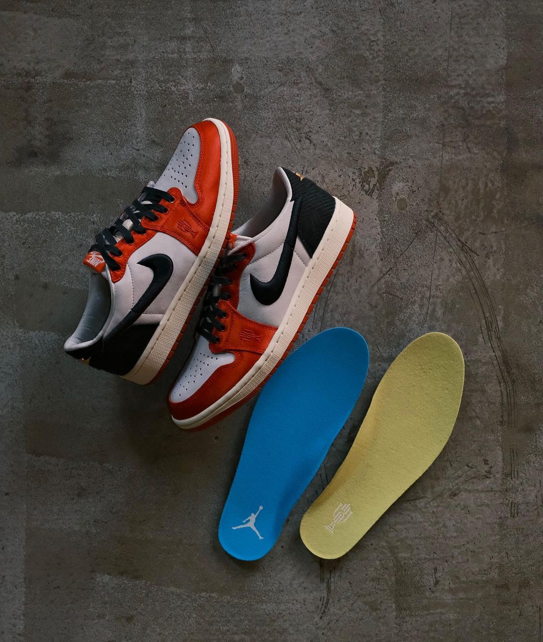 【国内 2024年 3/21 発売】Trophy Room × NIKE AIR JORDAN 1 LOW SP “Black/Sail” “Sail/Black/Vrsity Red” (トロフィールーム ナイキ エア ジョーダン 1 ロー SP “ブラック/セイル” “セイル/ブラック/バーシティレッド”) [FN0432-017/FN0432-100]