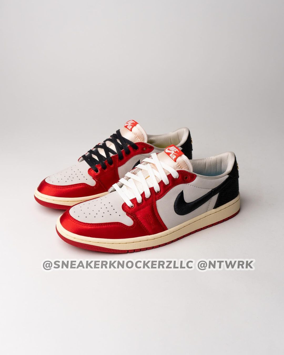 【国内 2024年 3/21 発売】Trophy Room × NIKE AIR JORDAN 1 LOW SP “Black/Sail” “Sail/Black/Vrsity Red” (トロフィールーム ナイキ エア ジョーダン 1 ロー SP “ブラック/セイル” “セイル/ブラック/バーシティレッド”) [FN0432-017/FN0432-100]