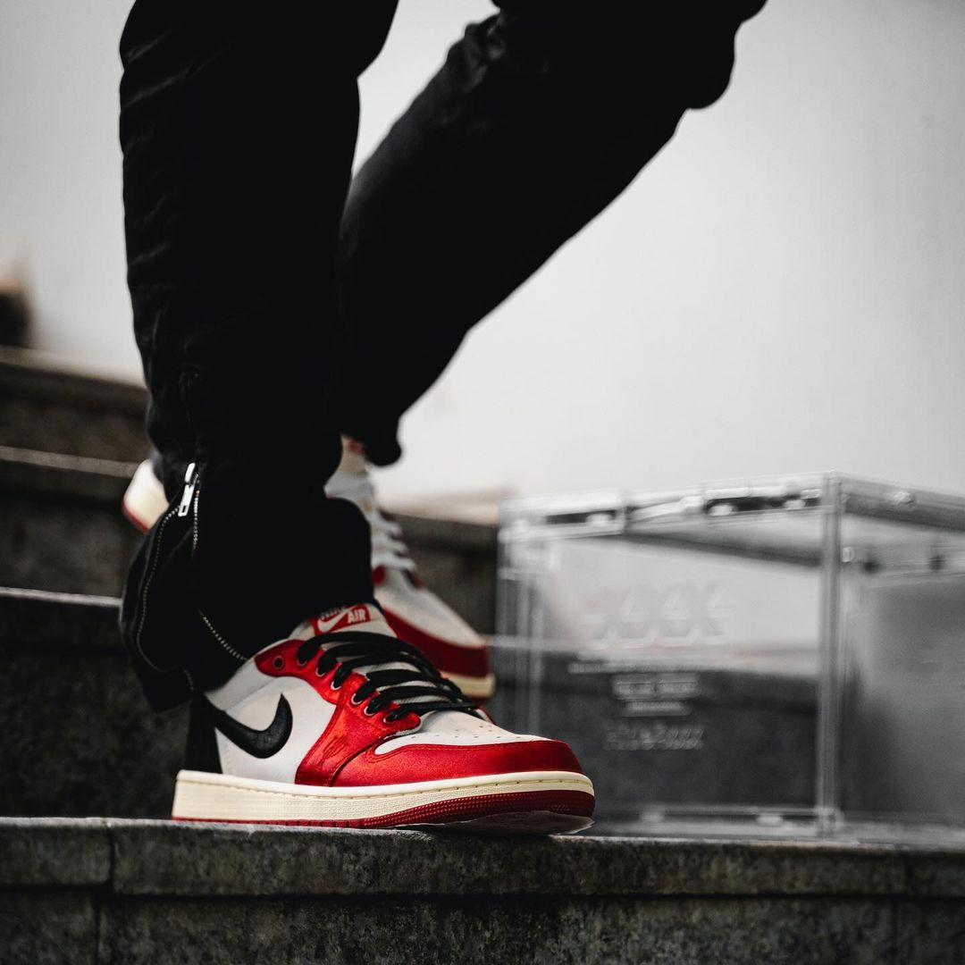 【国内 2024年 3/21 発売】Trophy Room × NIKE AIR JORDAN 1 LOW SP “Black/Sail” “Sail/Black/Vrsity Red” (トロフィールーム ナイキ エア ジョーダン 1 ロー SP “ブラック/セイル” “セイル/ブラック/バーシティレッド”) [FN0432-017/FN0432-100]