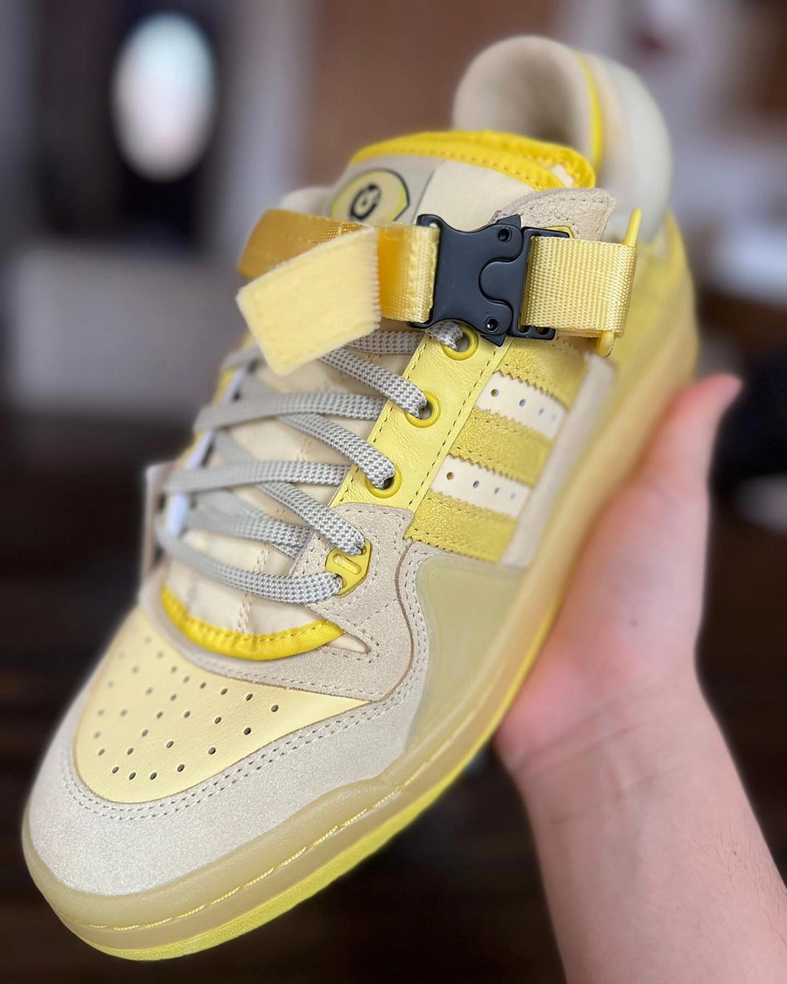 【サンプル】Bad Bunny × adidas Originals FORUM BUCKLE LOW “Yellow” (バッド・バニー アディダス オリジナルス フォーラム バックル ロー “イエロー”)