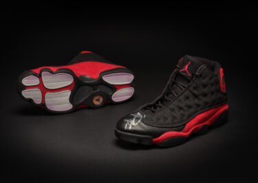 1998年 NBAファイナル第2戦で着用したマイケル・ジョーダン「AIR JORDAN 13 “Bred”」が約3億円のオークション史上最高額で落札 (Michael Jordan)