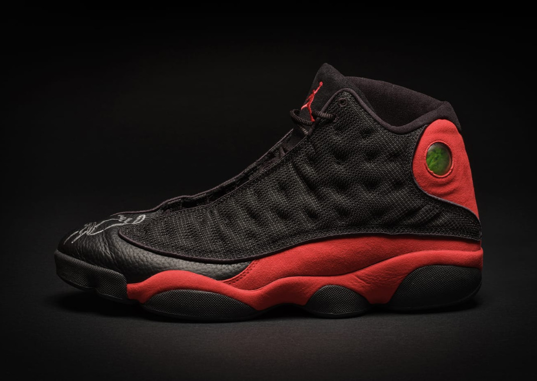 1998年 NBAファイナル第2戦で着用したマイケル・ジョーダン「AIR JORDAN 13 “Bred”」が約3億円のオークション史上最高額で落札 (Michael Jordan)