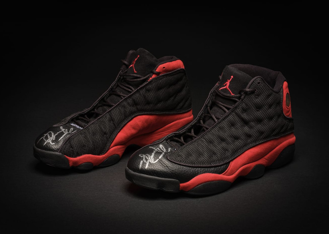 1998年 NBAファイナル第2戦で着用したマイケル・ジョーダン「AIR JORDAN 13 “Bred”」が約3億円のオークション史上最高額で落札 (Michael Jordan)