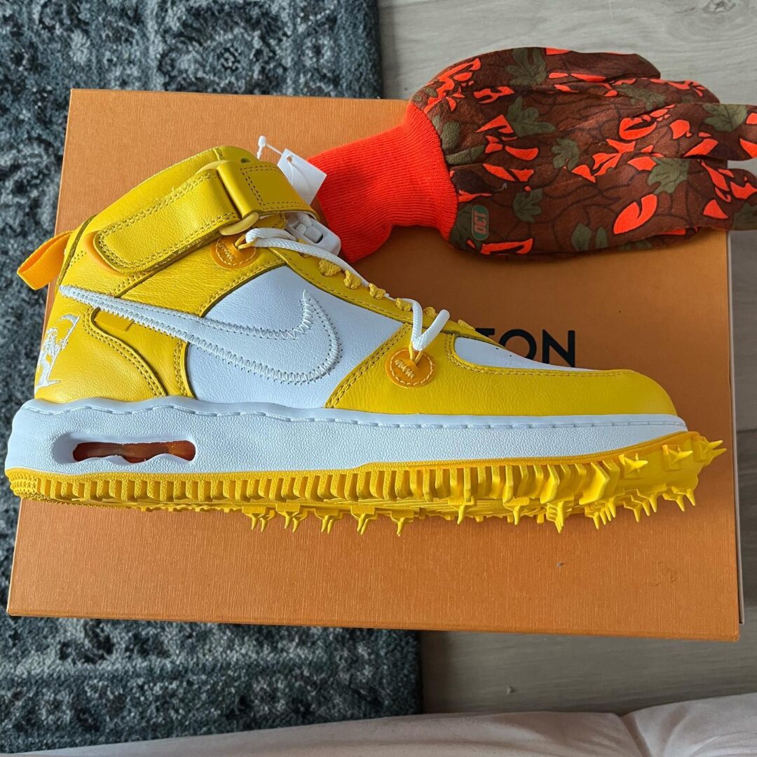 【国内 11/9 発売】OFF-WHITE x NIKE AIR FORCE 1 MID SP “White/Varsity Maize” (オフホワイト ナイキ エア フォース 1 ミッド SP “ホワイト/バーシティメイズ”) [DR0500-101]