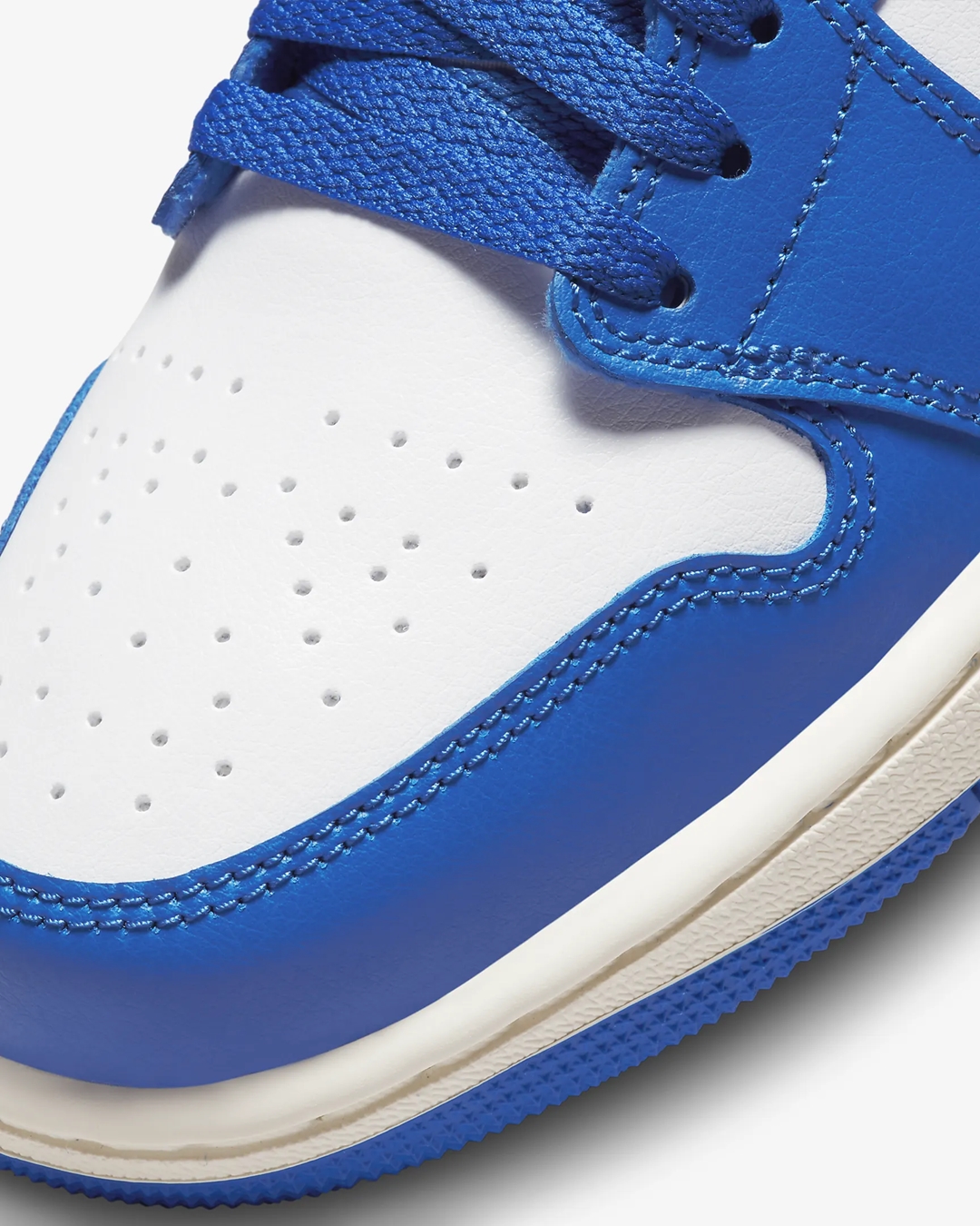 【国内 5/6 発売】ナイキ ウィメンズ エア ジョーダン 1 ロー “スポーツブルー/ホワイト/ジムレッド” (NIKE WMNS AIR JORDAN 1 LOW “Sport Blue/White/Gym Red”) [DC0774-416]