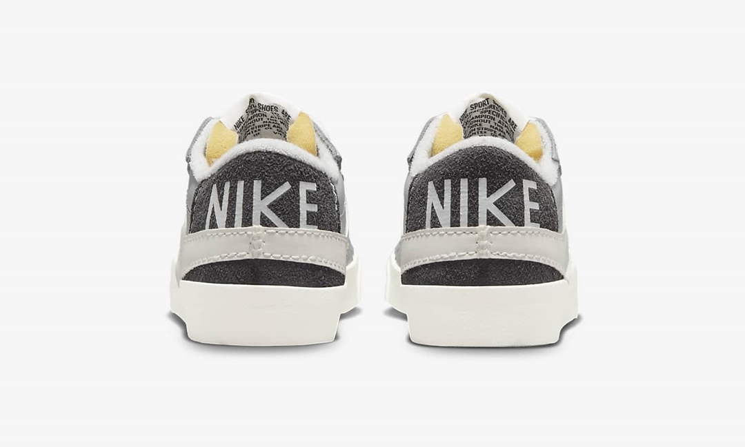 海外発売！ナイキ ブレーザー ロー 77 ジャンボ SE “ライトスモークグレー/フォトンダスト” (NIKE BLAZER LOW 77 JUMBO SE “Light Smoke Grey/Photon Dust”) [FJ5467-077]