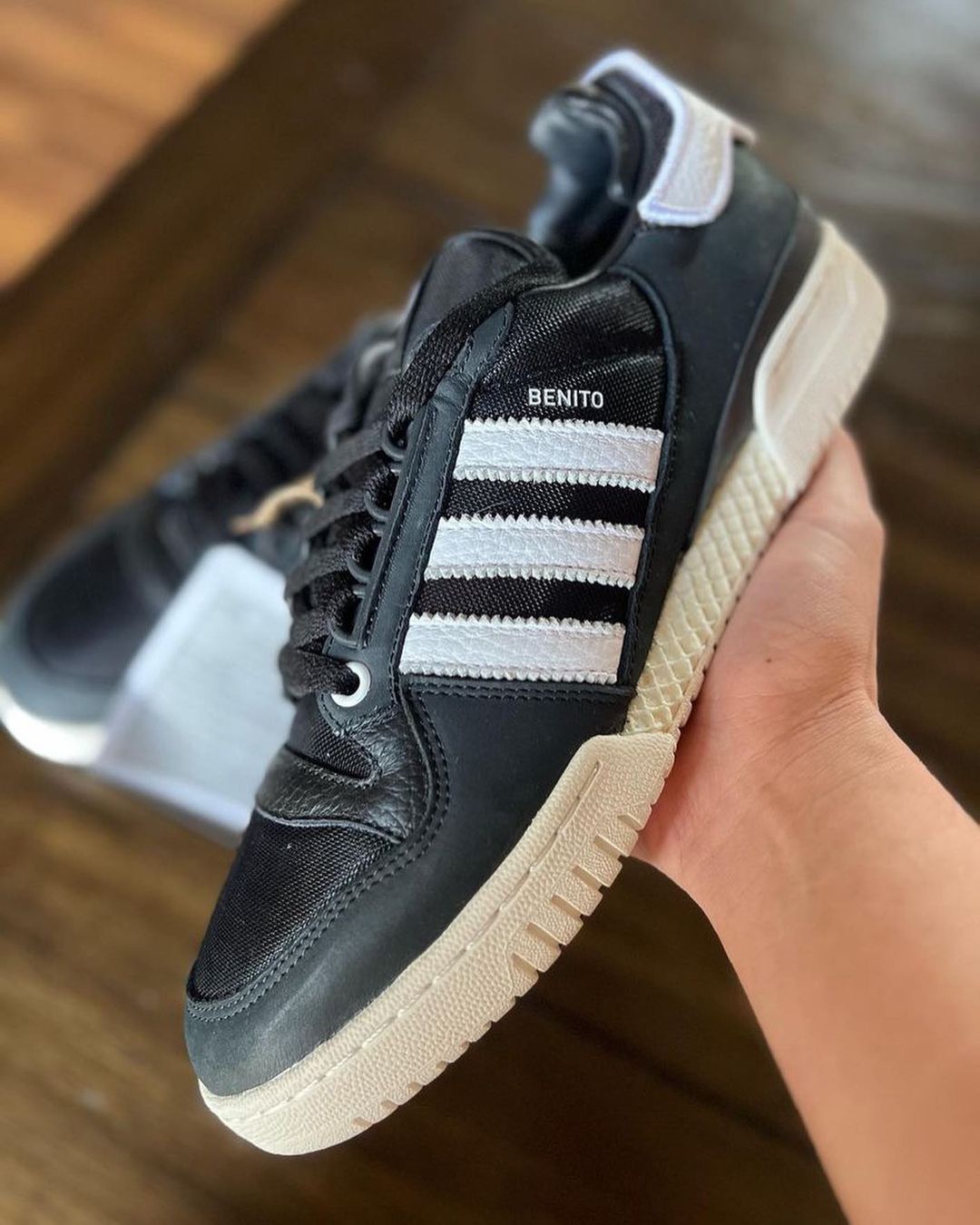 【リーク/サンプル】Bad Bunny × adidas Originals FORUM LOW POWER PHASE “Black/White” (バッド・バニー アディダス オリジナルス フォーラム ロー パワーフェーズ “ブラック/ホワイト”)