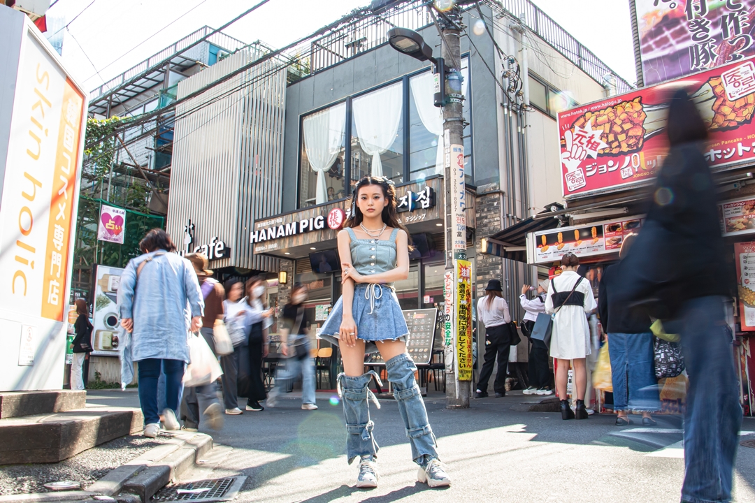 【国内 6/2 発売】atmos pink × PUMA 大胆なウェッジソールが魅力の人気モデル「PULSAR WEDGE “Denim”」(アトモス プーマ) [394410-01]