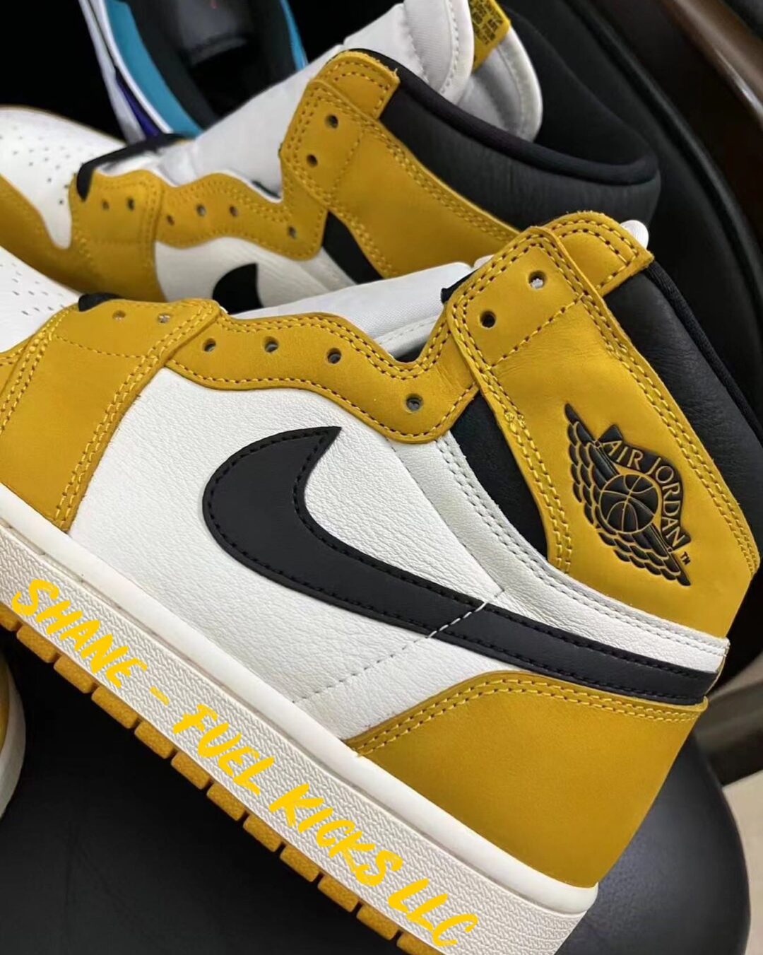 NIKE  jordan1 ジョーダン　イエローオークル　26 yellow