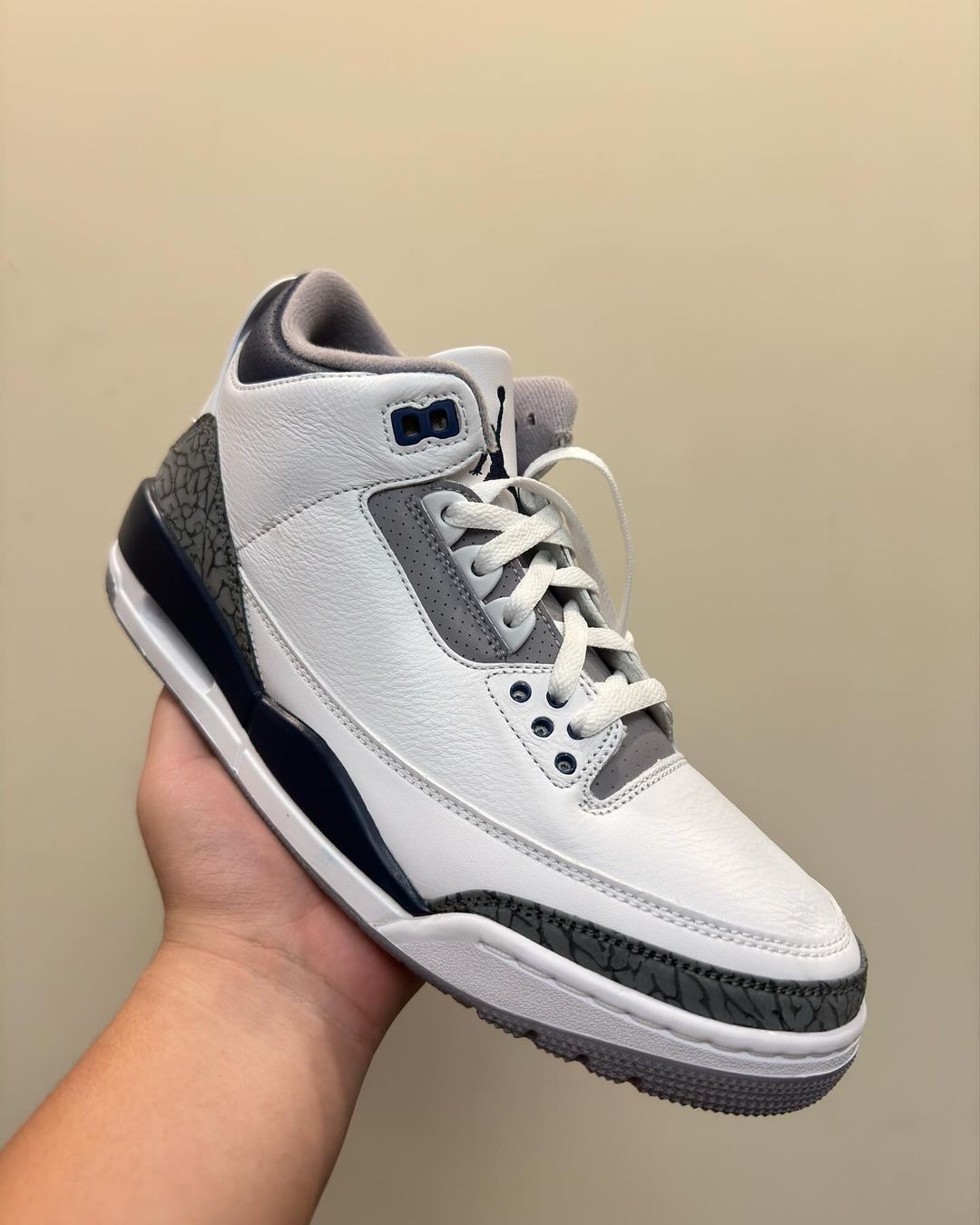 【国内 1/27 発売】ナイキ エア ジョーダン 3 レトロ “ホワイト/ネイビー/セメント” (NIKE AIR JORDAN 3 RETRO “White/Navy/Cement”) [CT8532-140]