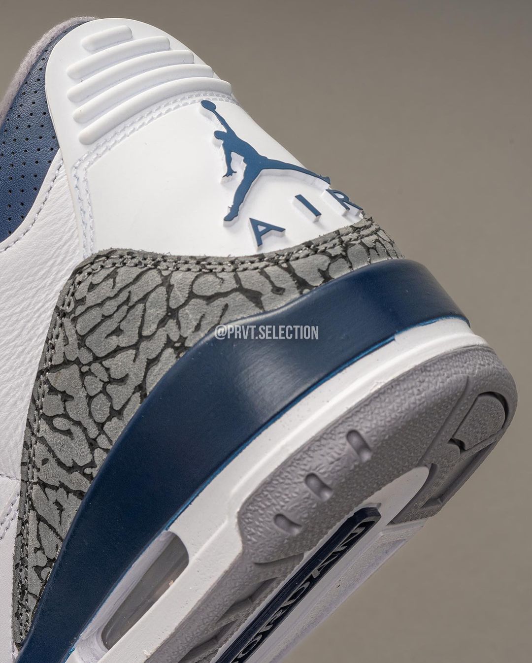 【国内 1/27 発売】ナイキ エア ジョーダン 3 レトロ “ホワイト/ネイビー/セメント” (NIKE AIR JORDAN 3 RETRO “White/Navy/Cement”) [CT8532-140]