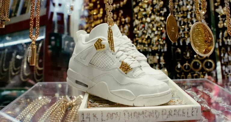 国内正規取扱店購入Nike WMNS Air Jordan 4 Retro White Gold