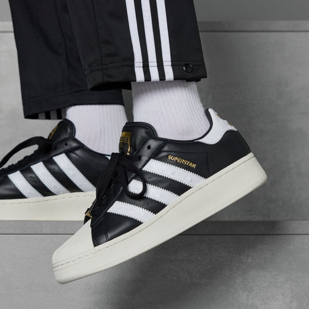 国内 5/23 発売】adidas Originals SUPERSTAR XLG “Black/White ...