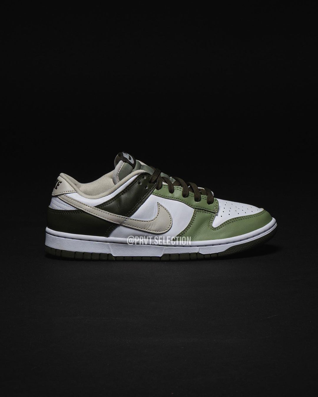 海外 8/26 発売予定！ナイキ ダンク ロー “ホワイト/オリーブ” (NIKE DUNK LOW “White/Olive”) [FN6882-100]