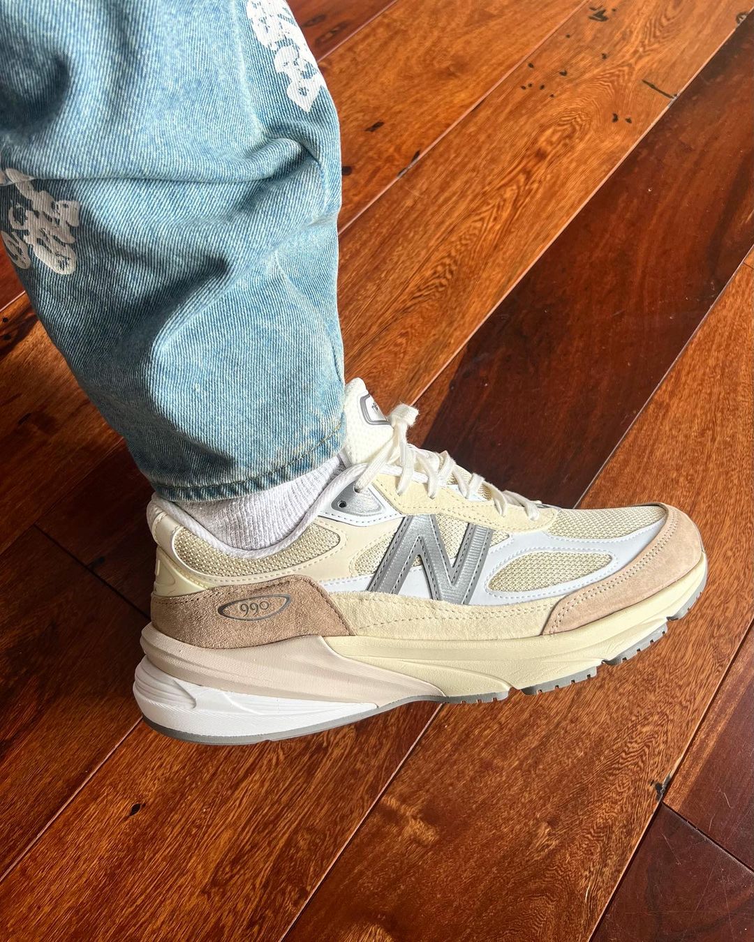 ご検討よろしくお願いいたします【超美品】NEWBALANCE 990 V6 Beige ニューバランス