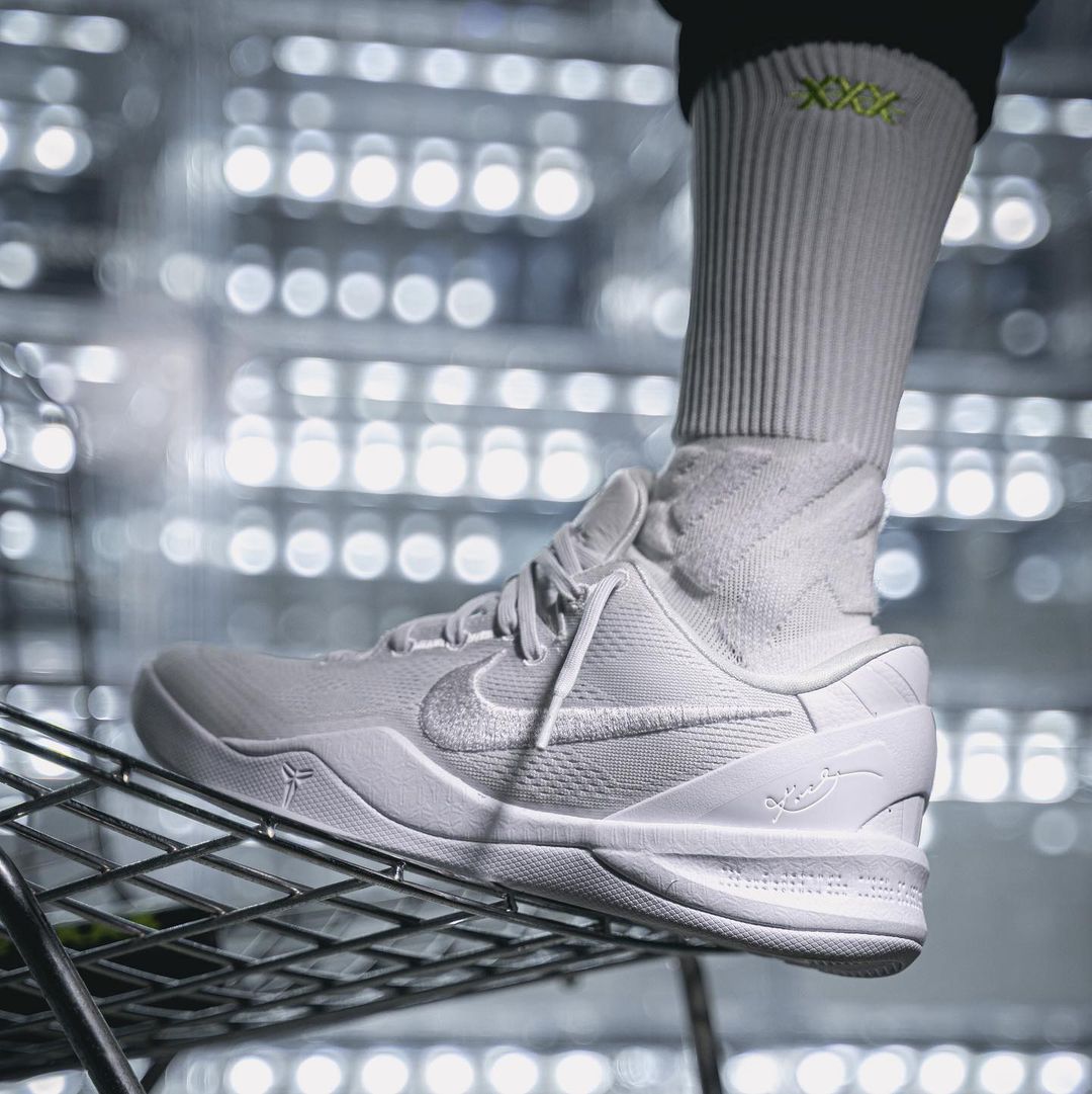 【国内 8/23 発売予定】ナイキ ナイキ コービー 8 プロトロ “トリプルホワイト” (NIKE KOBE 8 PROTRO “Triple White”) [FJ9364-100]