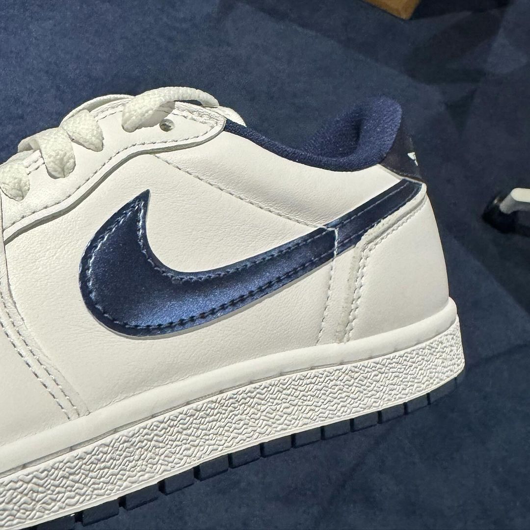 【2024年 2/10 発売】ナイキ エア ジョーダン 1 ロー 85 “メタリックネイビー” (NIKE AIR JORDAN 1 LOW 85 “Metallic Navy”) [FB9933-141]