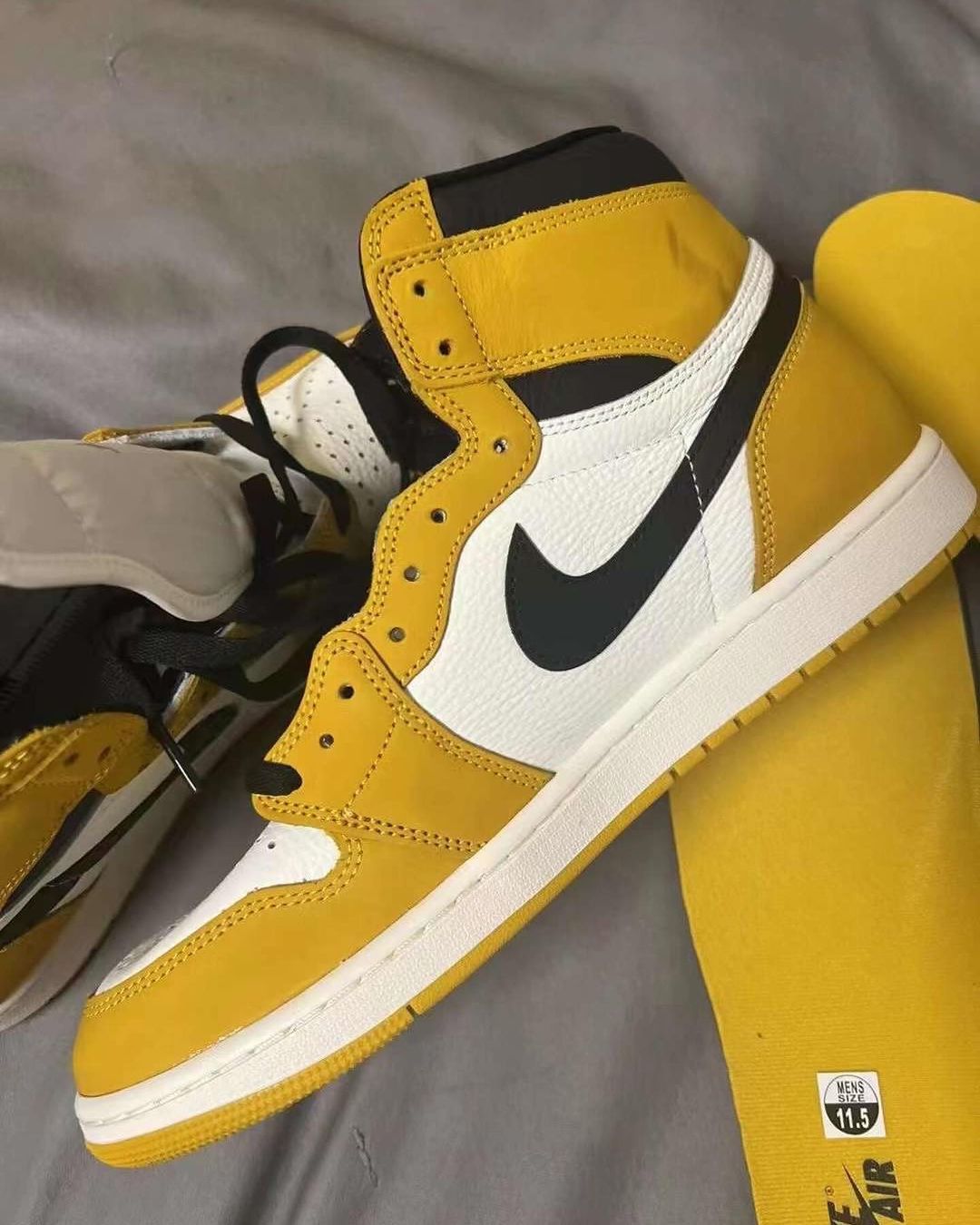 【国内 12/27 発売】ナイキ エア ジョーダン 1 ハイ OG “イエローオークル/ブラック” (NIKE AIR JORDAN 1 HIGH OG “Yellow Ochre/Black”) [DZ5485-701]