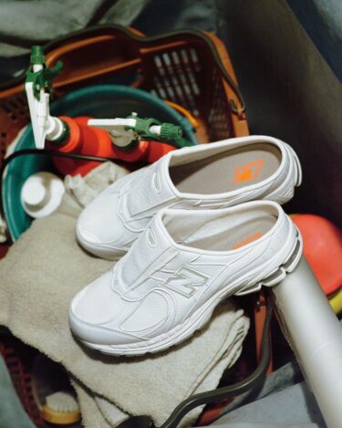 【5/12 先行予約、5/27 発売】New Balance × BEAMS M2002R Mule “White/Orange” (ニューバランス ビームス ミュール “ホワイト/オレンジ”)