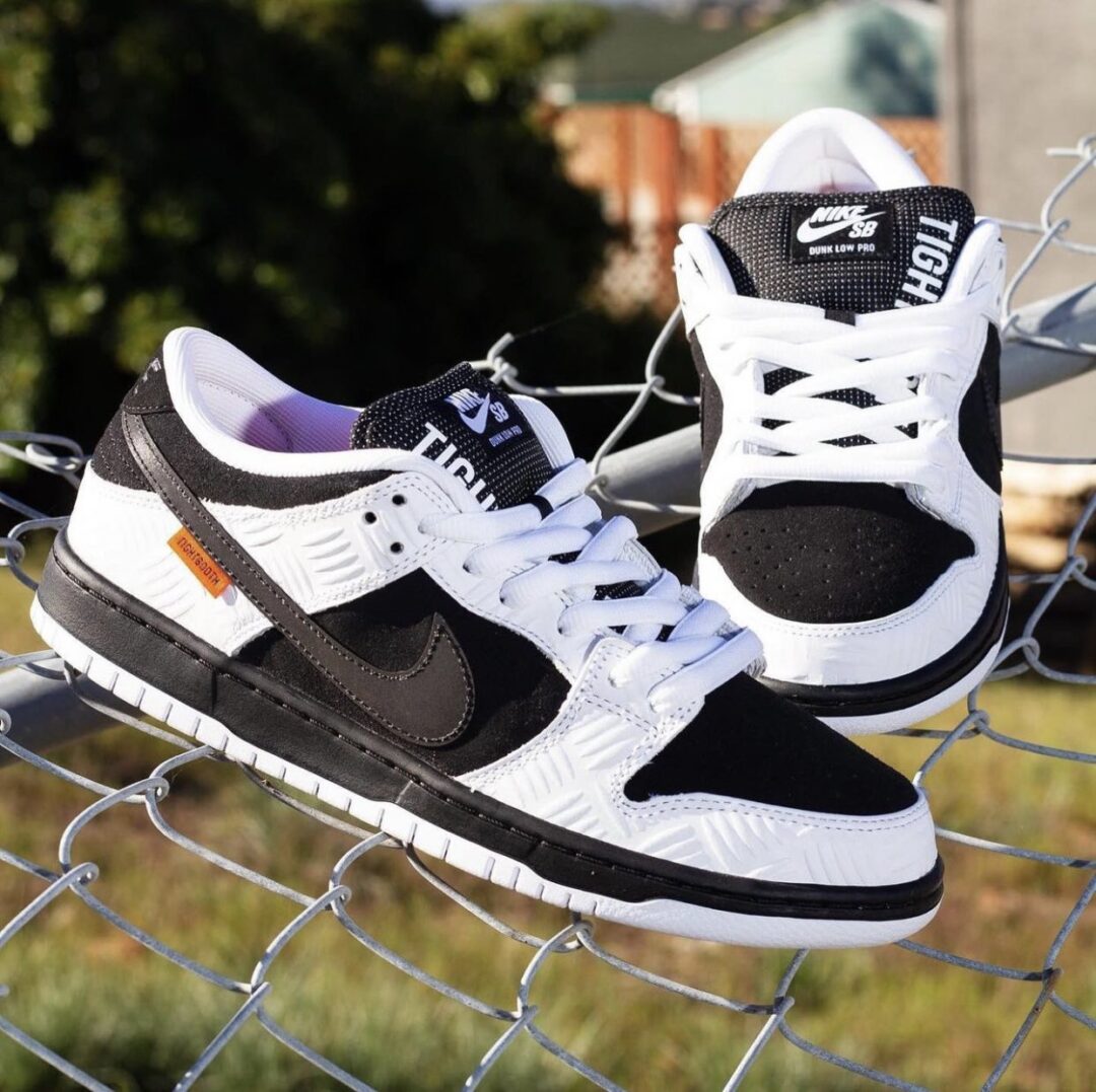 NIKE SB  tightbooth  DUNK LOW