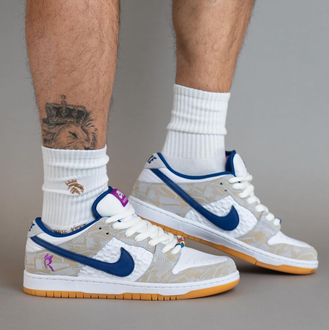 【2024年 3/17、3/19 発売】ライッサ レアウ × ナイキ SB ダンク ロー (Rayssa Leal NIKE SB DUNK LOW) [FZ5251-001]