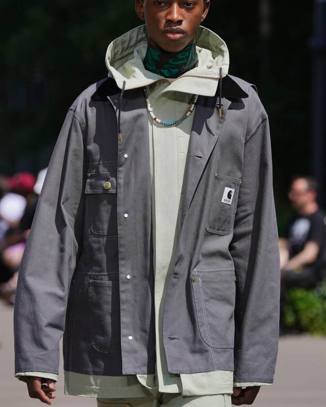 【2024 S/S】sacai x Carhartt WIP (サカイ カーハート)が、2024年 2/21、2/22、2/23 発売予定！