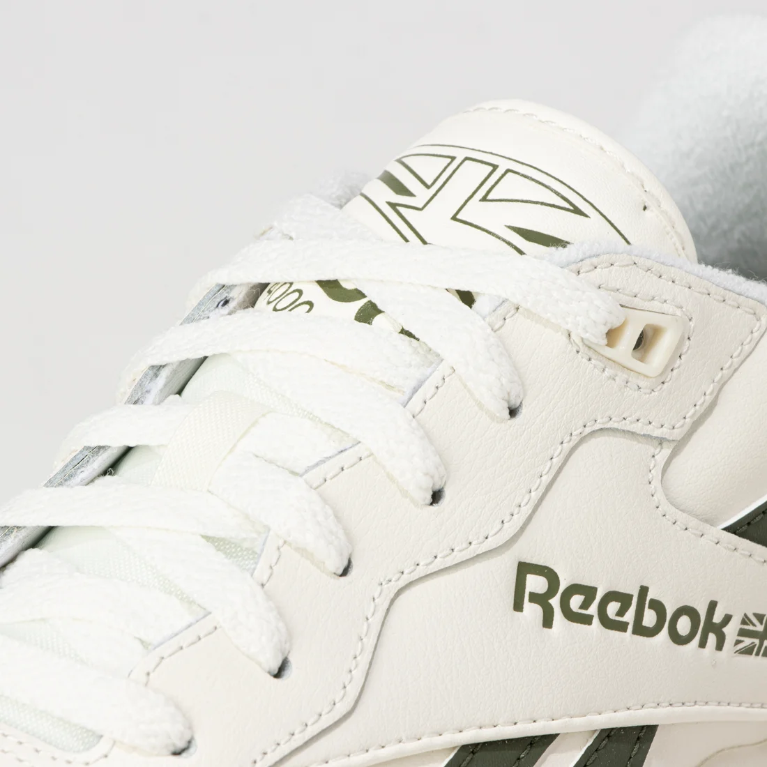 ベクターの30周年をフィーチャーしたクラシックコレクション！REEBOK BB 4000 II “Chark” (リーボック “チョーク”) [RE1759]