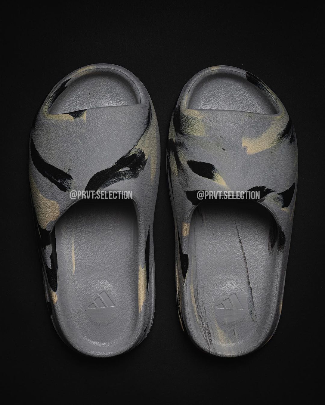 adidas Originals YEEZY SLIDE “MX MOON” (アディダス オリジナルス イージー スライド “MX ムーン”)