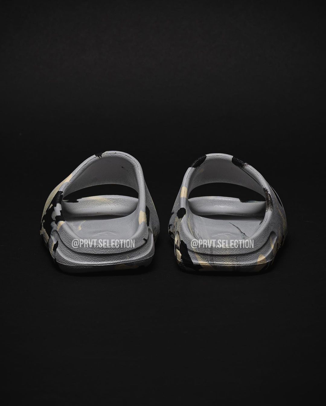 adidas Originals YEEZY SLIDE “MX MOON” (アディダス オリジナルス イージー スライド “MX ムーン”)